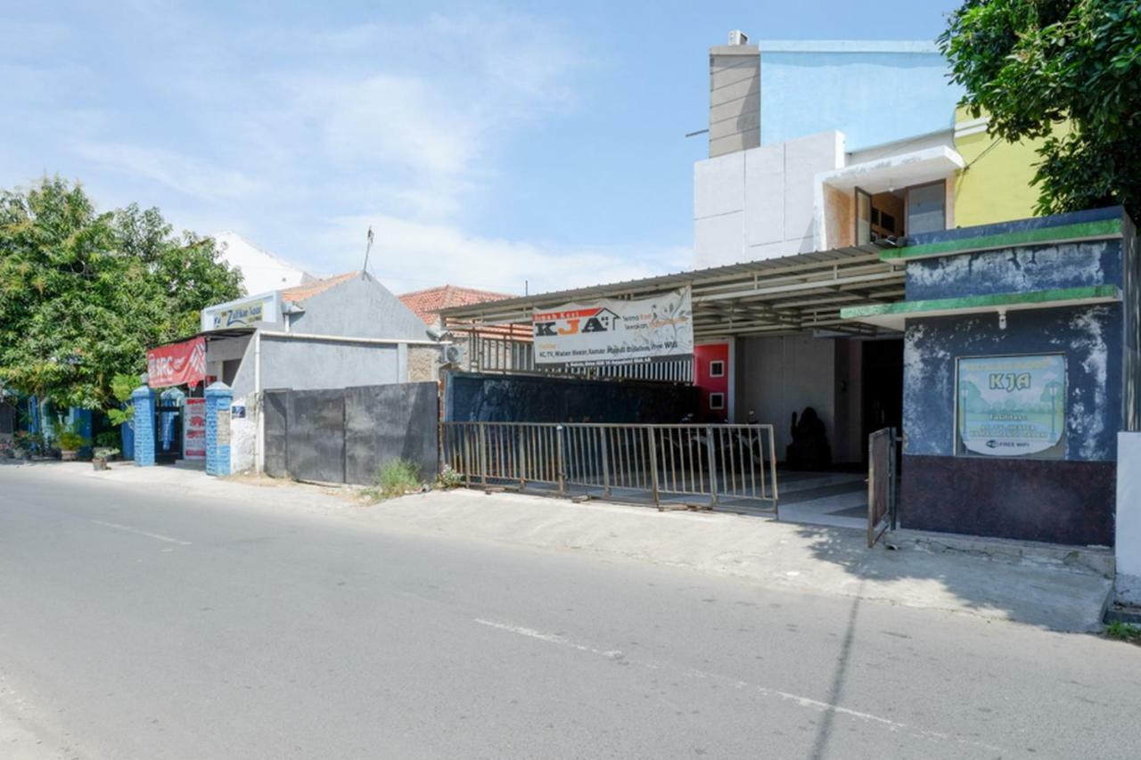 Hotel Reddoorz Near Gor Wisanggeni Tegal  Exterior foto